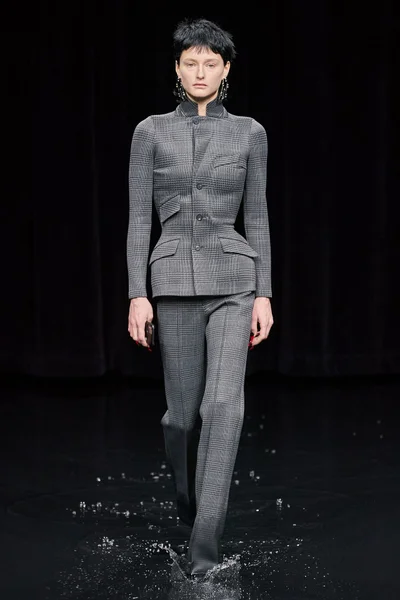 Look 53